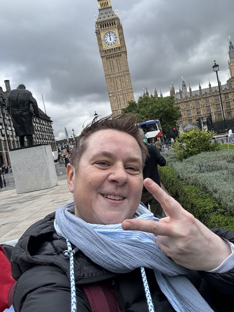 Did You Know That PatrickSpins Offers a 24‑Hour Live Chat? in United Kingdom